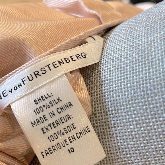 DVF 100% silk wrap scalloped top - Picture 7 of 9